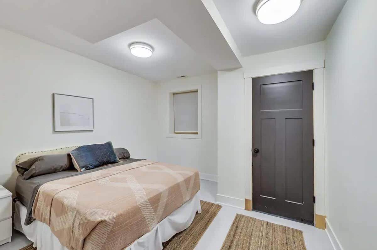 Charming Getaway With Patio Apartment *