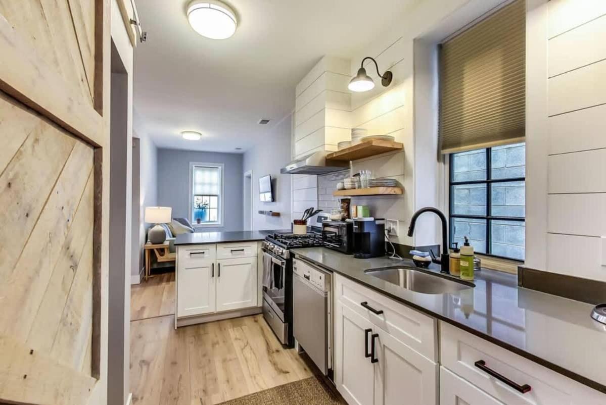 Modern 2br With Patio & Cozy Space