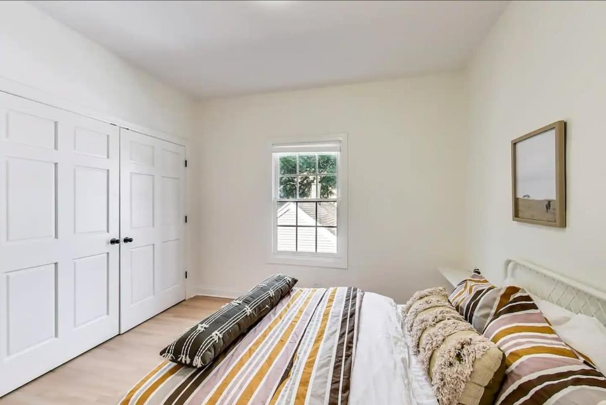Spacious 4br With Outdoor Oasis Apartment
