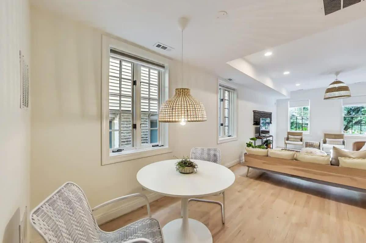 Spacious 4br With Outdoor Oasis *