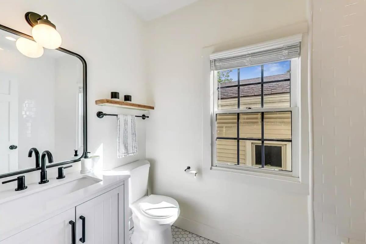 Spacious 4br With Outdoor Oasis *