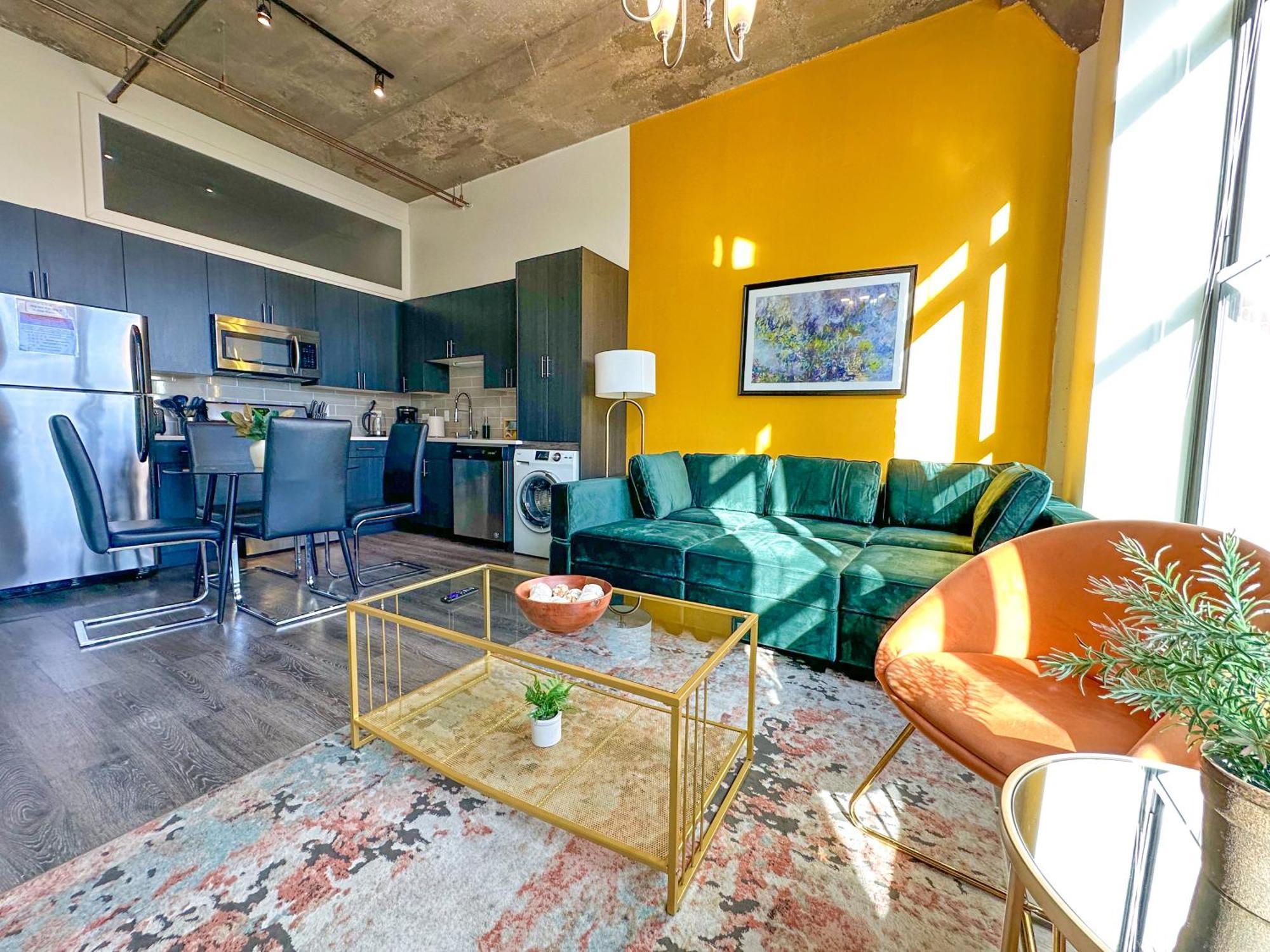 Mccormick Place With View 2br-2ba For 8 Guests - Optional Parking & Gym Access Apartment