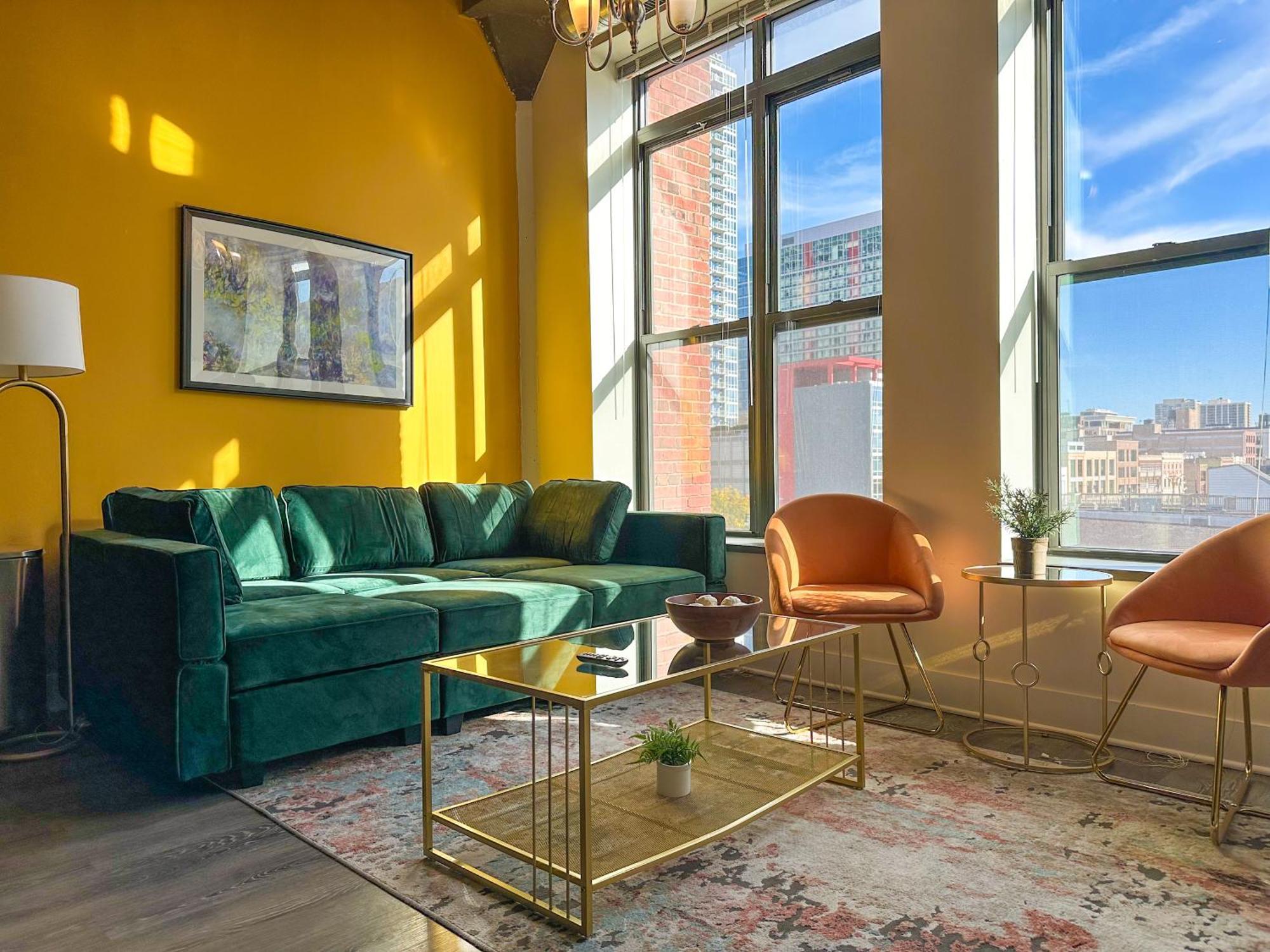 Mccormick Place With View 2br-2ba For 8 Guests - Optional Parking & Gym Access Apartment *