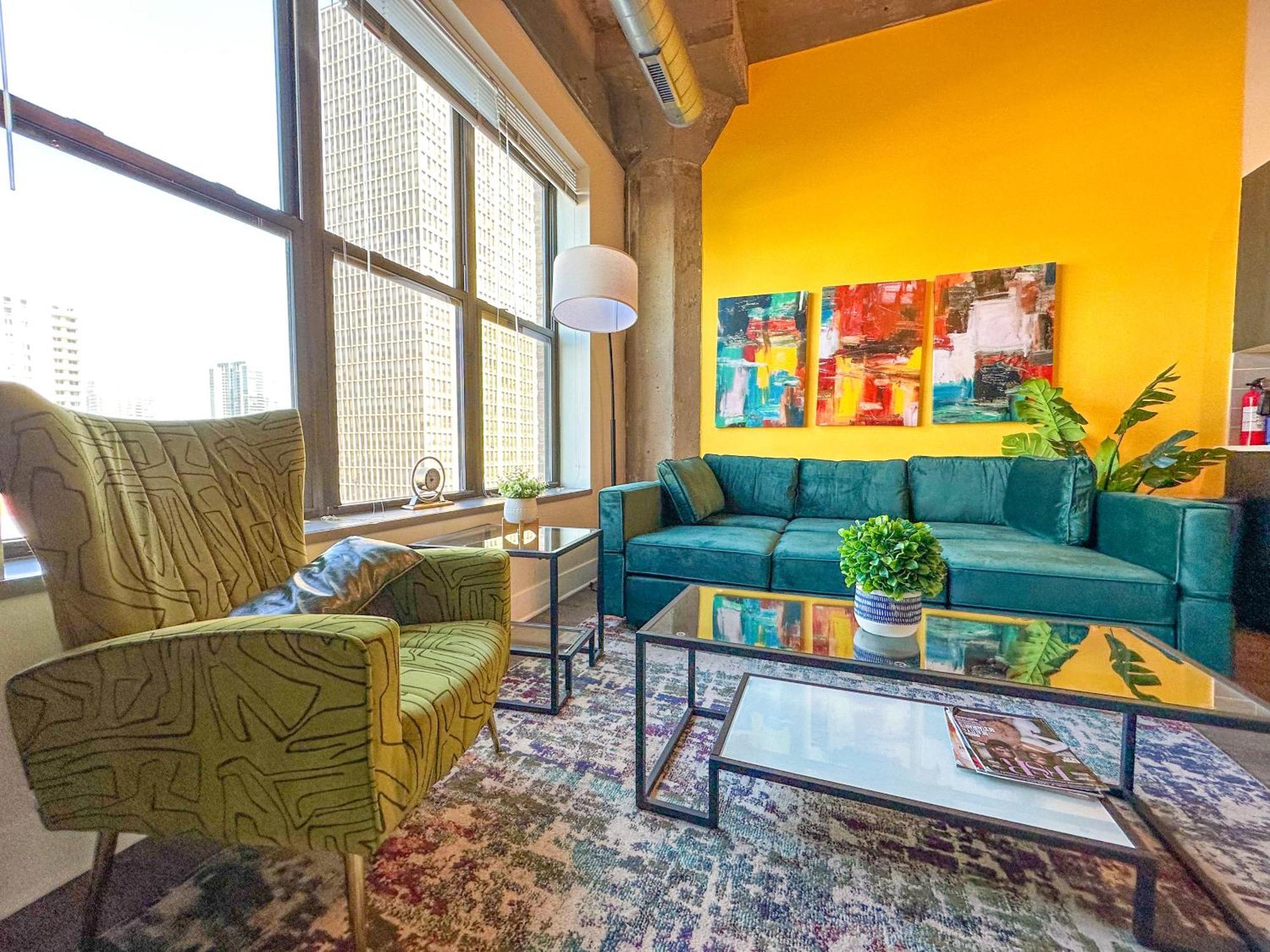 Mccormick 2br-2ba Family Unit For Up To 8 Guests With Skyline View, Optional Parking & Gym *
