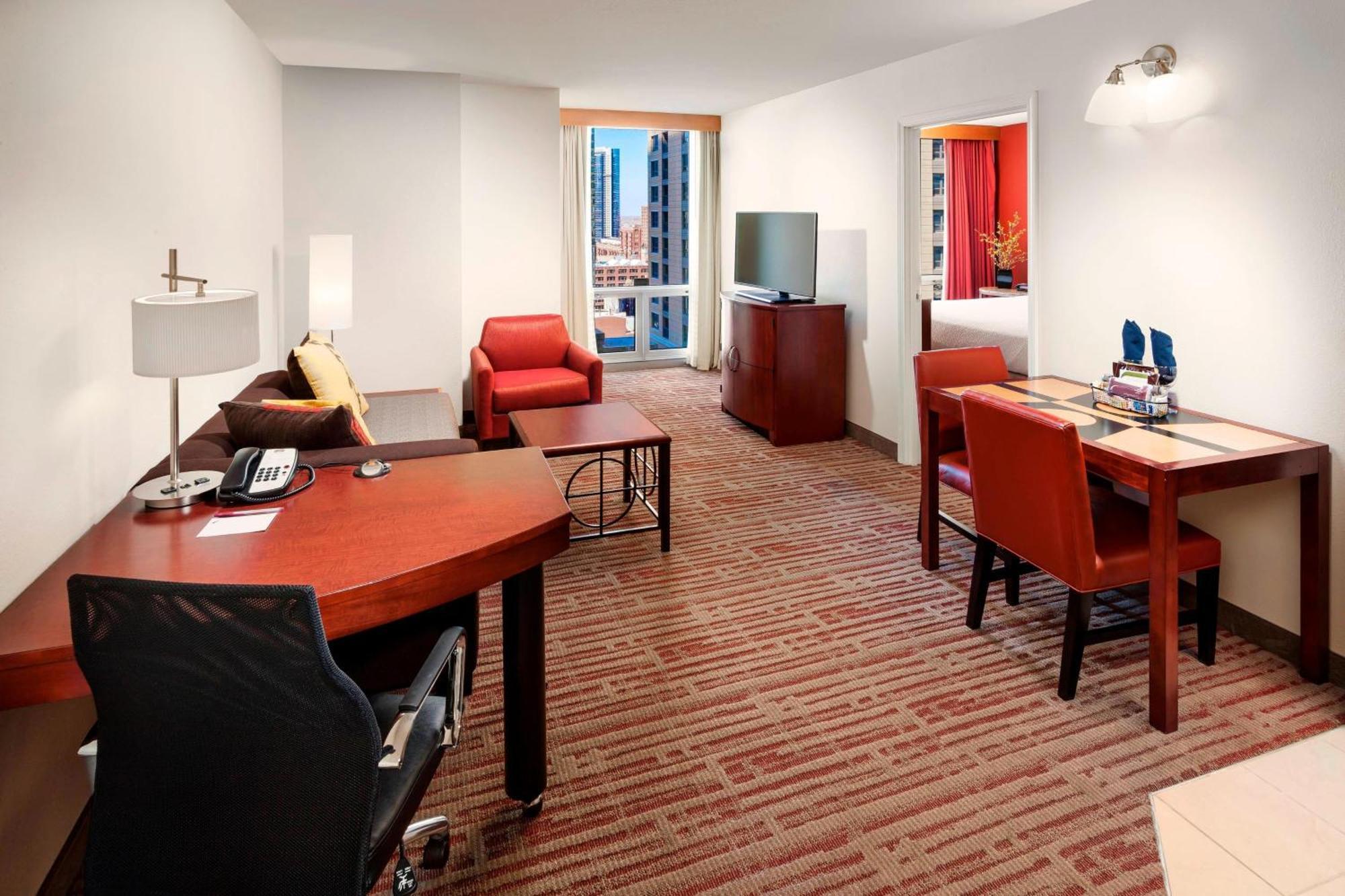 By Marriott Downtown/river North Hotel Chicago