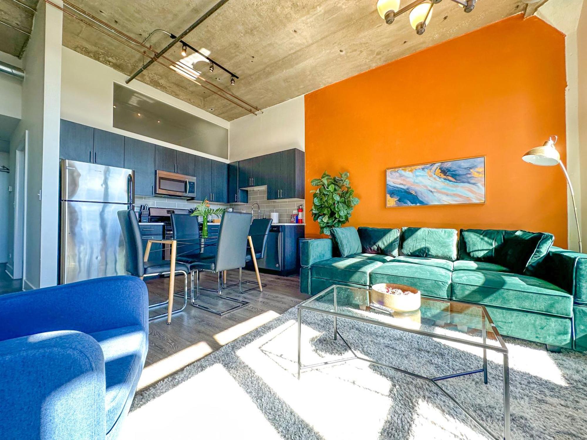 Mccormick Place 2b-2b Family Unit With Optional Parking And Gym Access Sleeps Up To 8 Apartment *