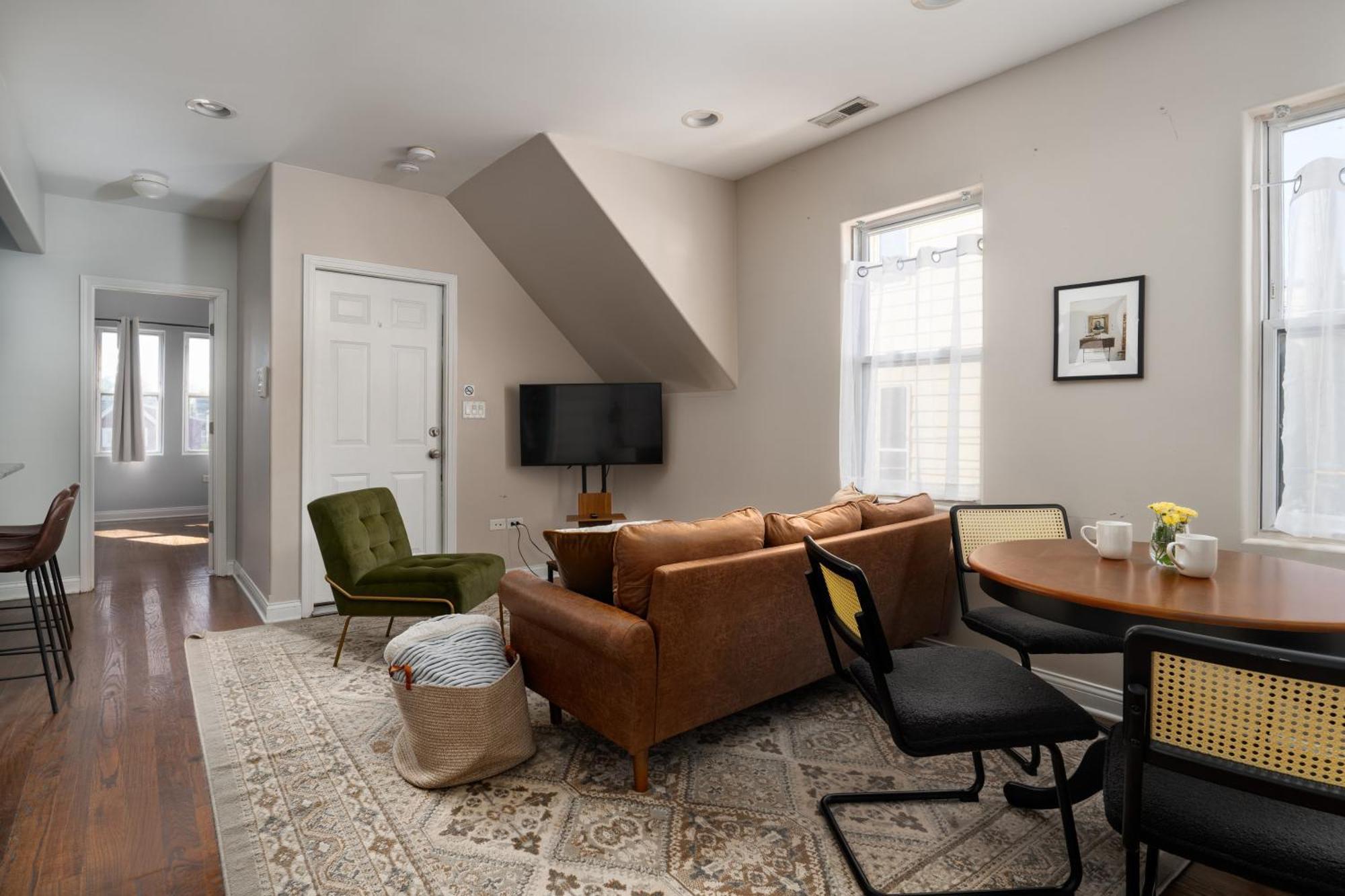 Flexhome Logan Square Penthouse S3 - Parking+patio Apartment
