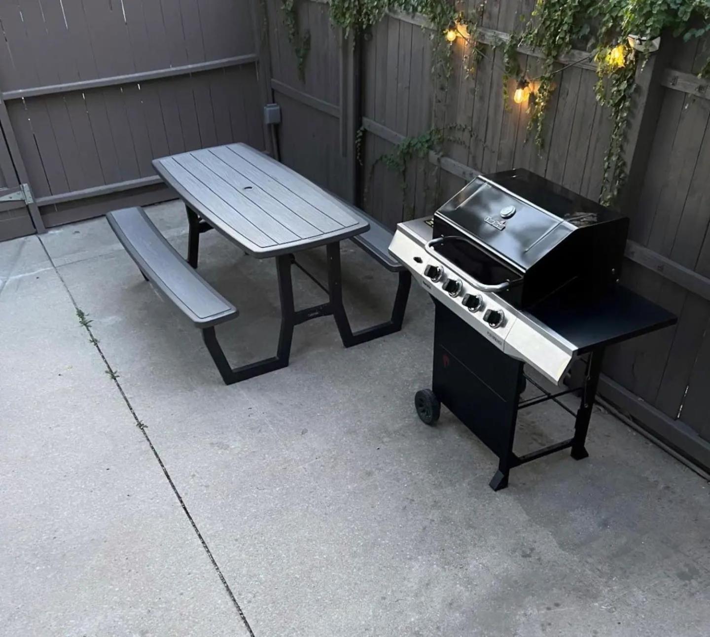 Apartment Cozy 3 Bedroom Near Downtown Parking