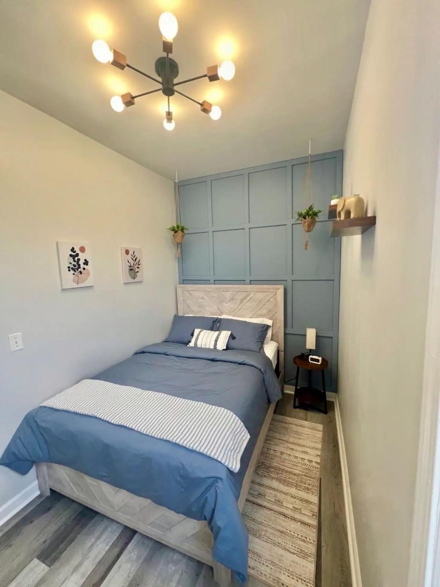 Cozy 3 Bedroom Near Downtown Parking Apartment *