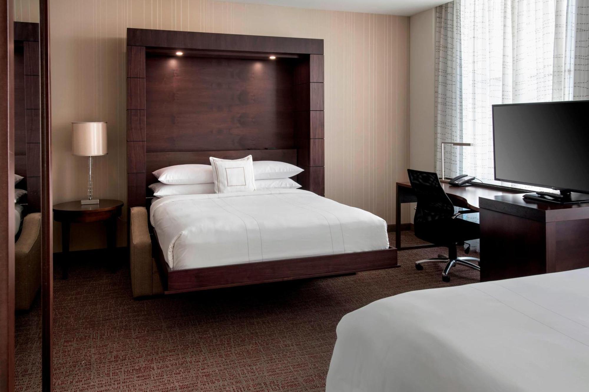 Hotel By Marriott Downtown/loop