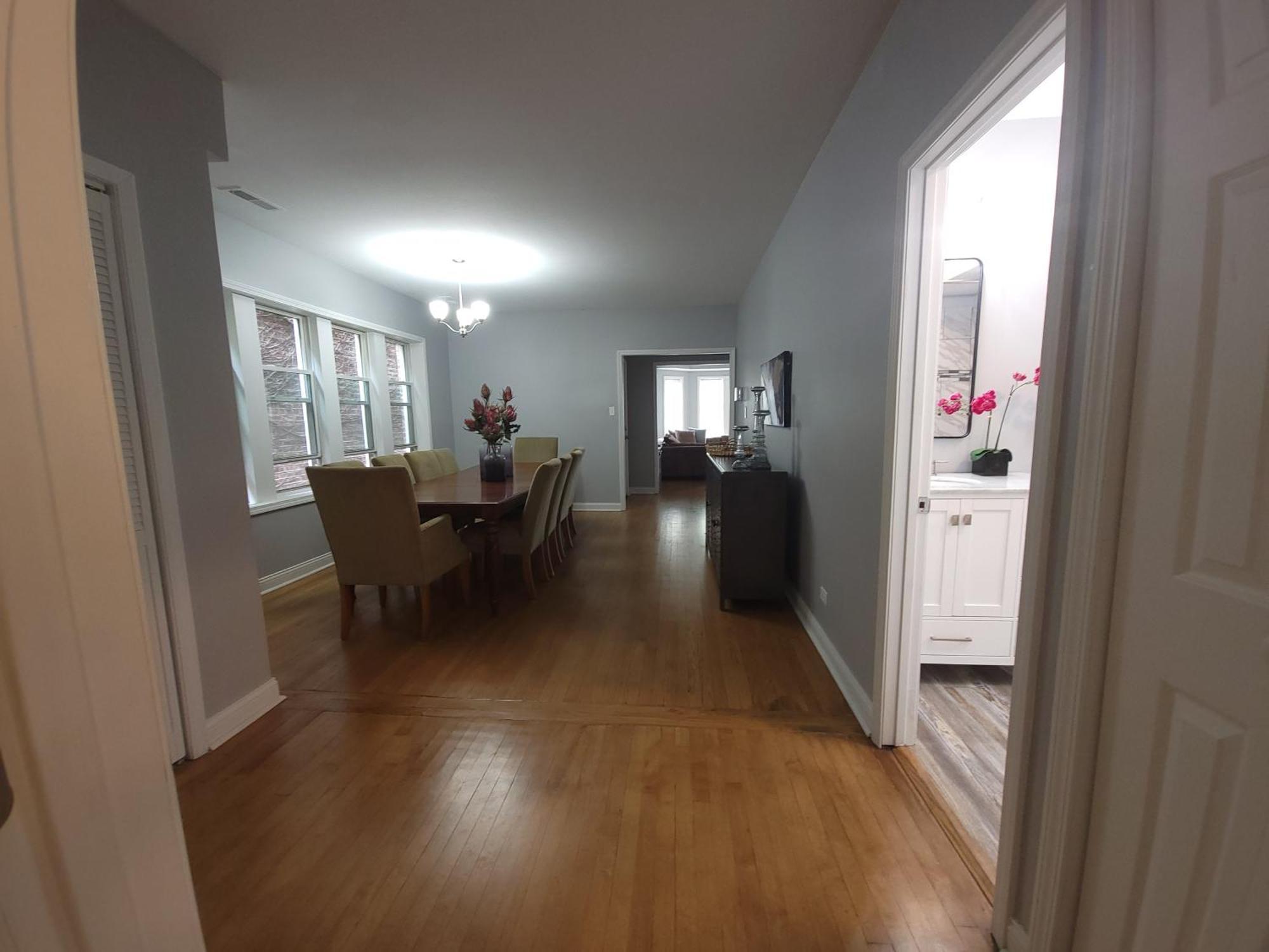Beautiful Big 3 Bedroom Quiet Apt Near Downtown * Chicago