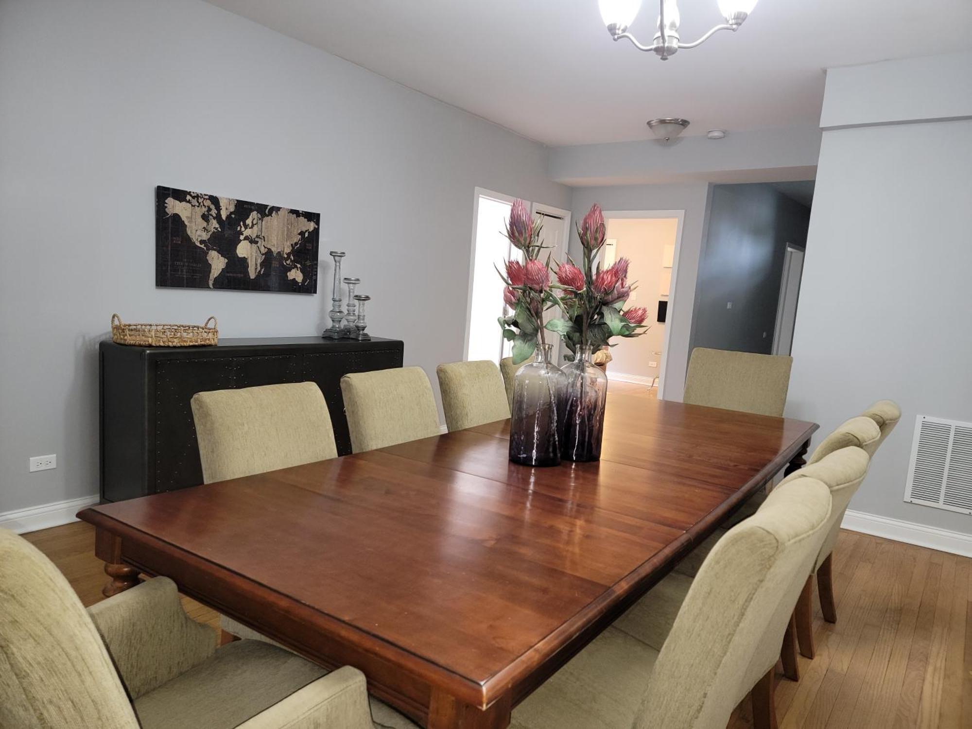 Apartment Beautiful Big 3 Bedroom Quiet Apt Near Downtown *