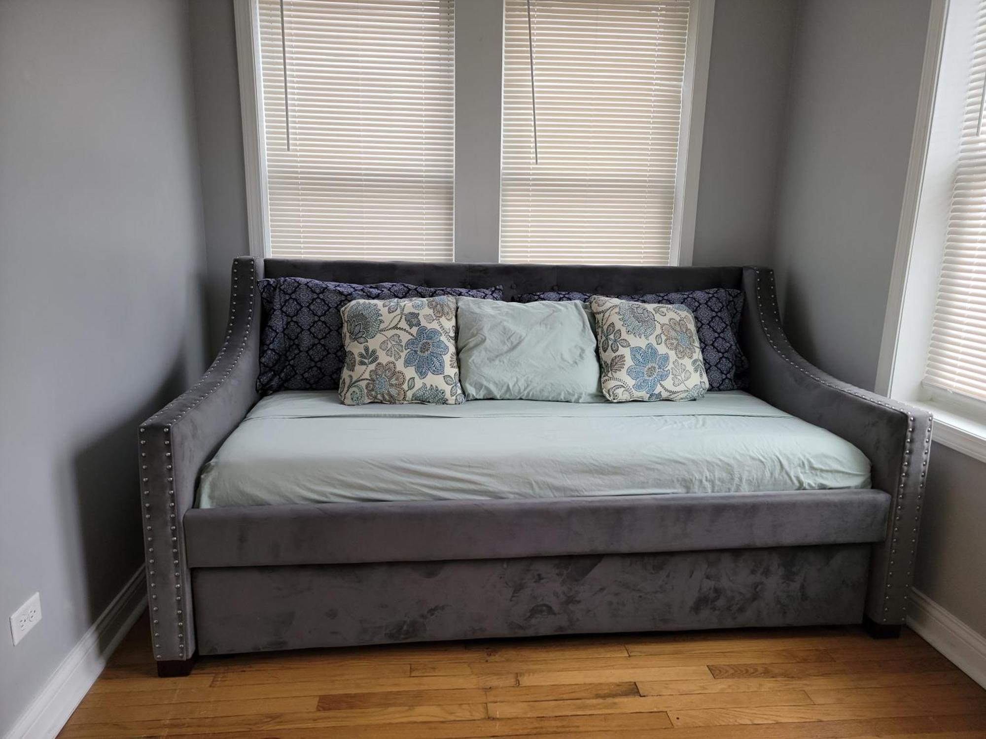 Beautiful Big 3 Bedroom Quiet Apt Near Downtown Apartment Chicago