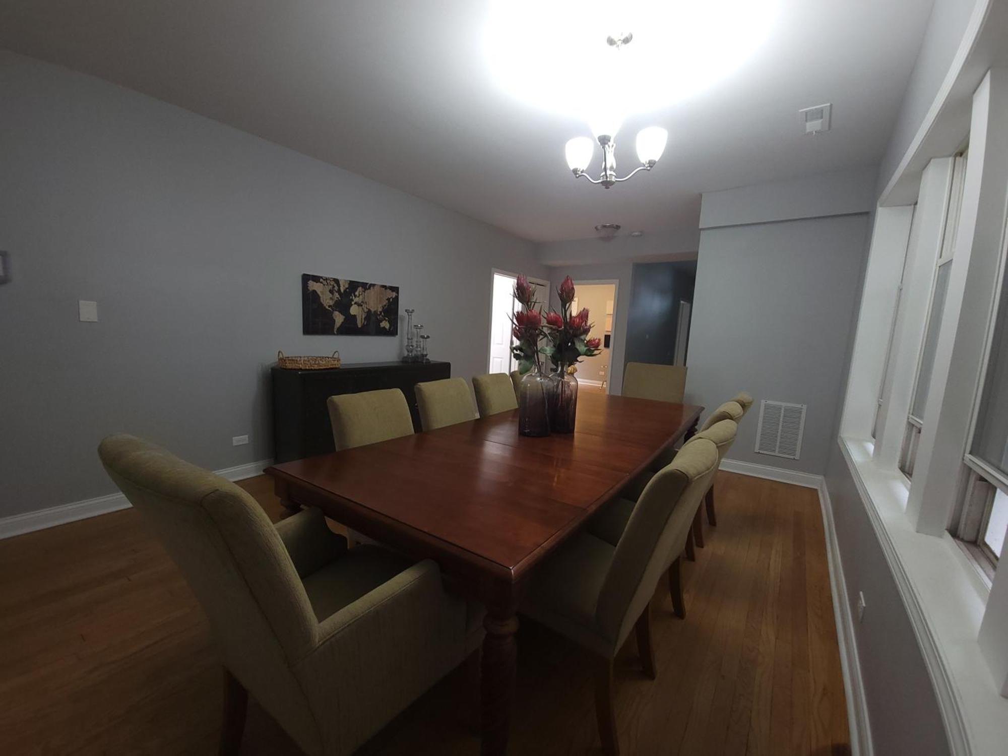 Beautiful Big 3 Bedroom Quiet Apt Near Downtown Apartment Chicago