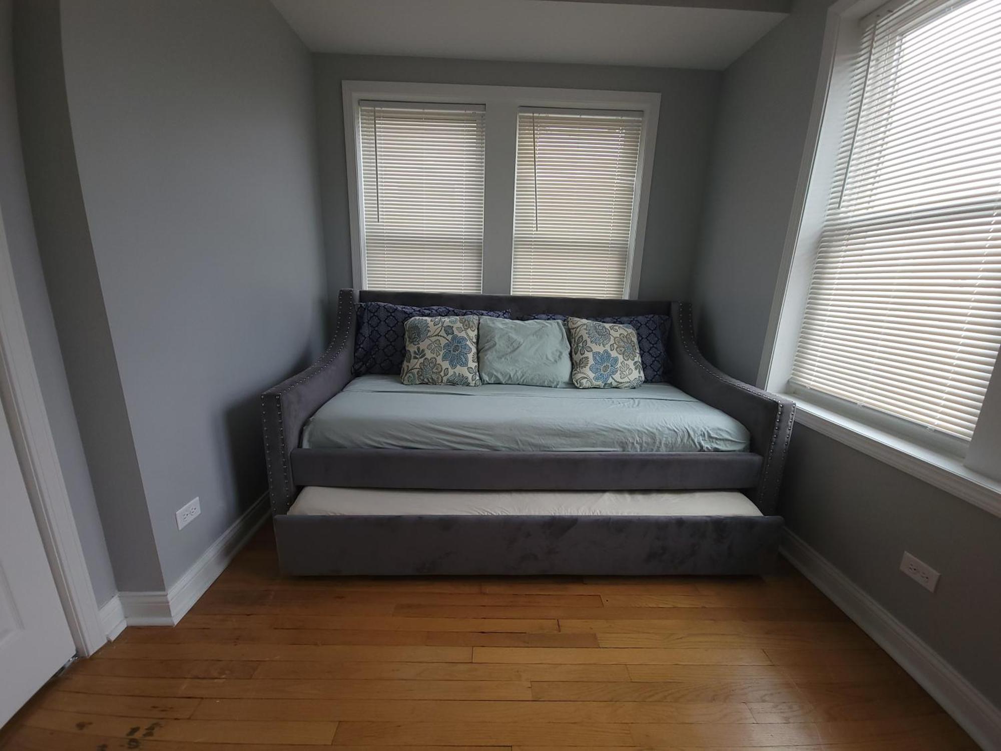 Beautiful Big 3 Bedroom Quiet Apt Near Downtown Apartment Chicago