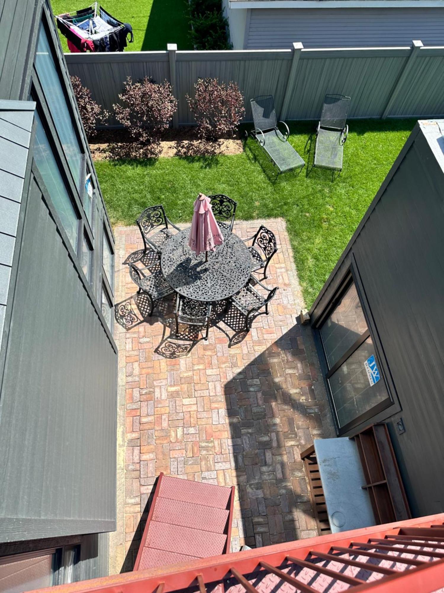 Homestay Lyons' Den Chicago