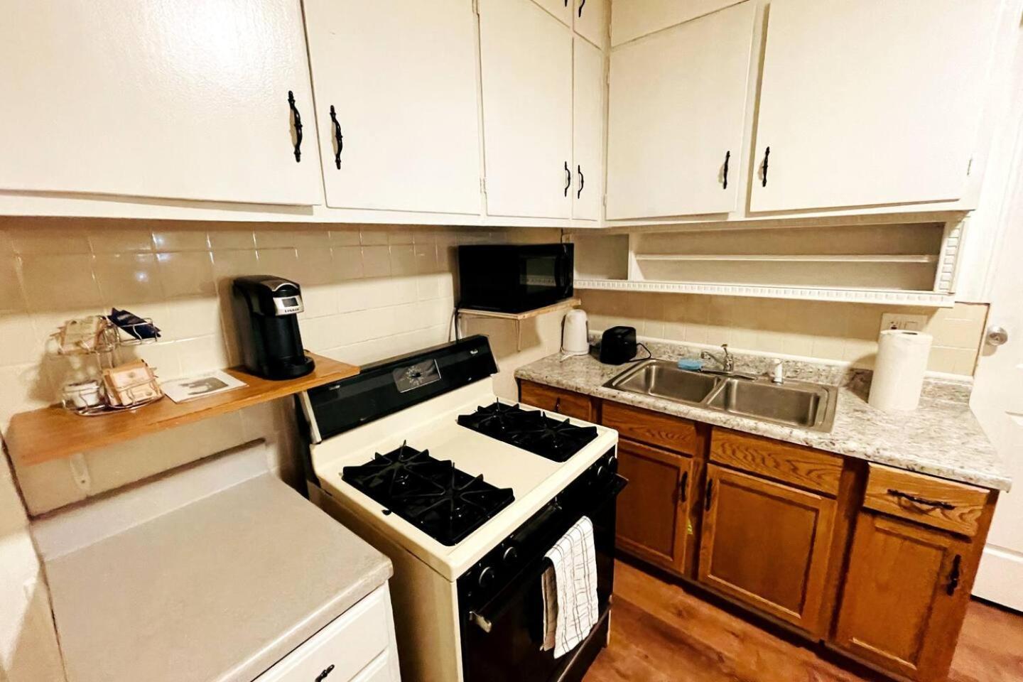 Apartment Exquisite Rogers Park 1 Bedroom, 1 Bath Near Evanston