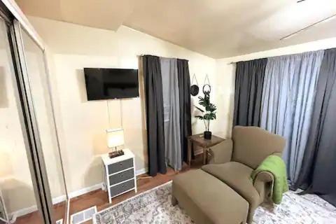 Apartment Exquisite Rogers Park 1 Bedroom, 1 Bath Near Evanston *