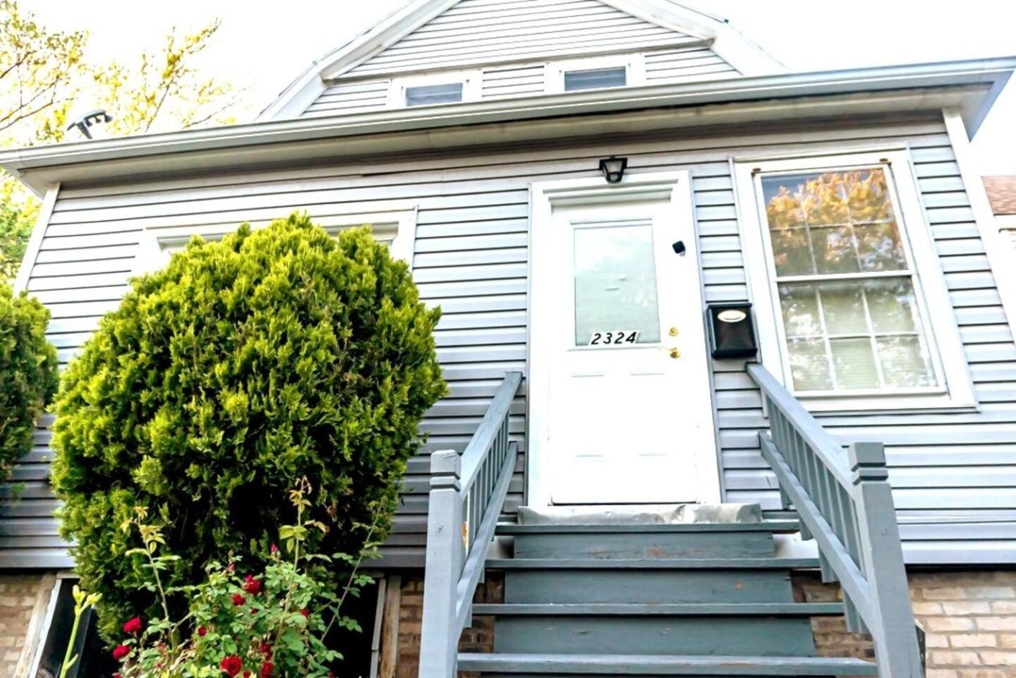 Exquisite Rogers Park 1 Bedroom, 1 Bath Near Evanston Chicago