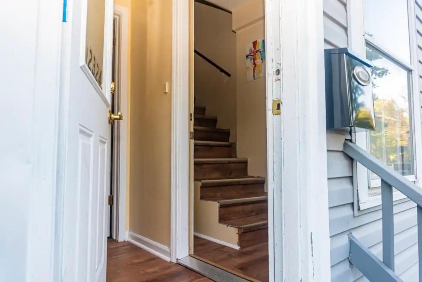 Exquisite Rogers Park 1 Bedroom, 1 Bath Near Evanston