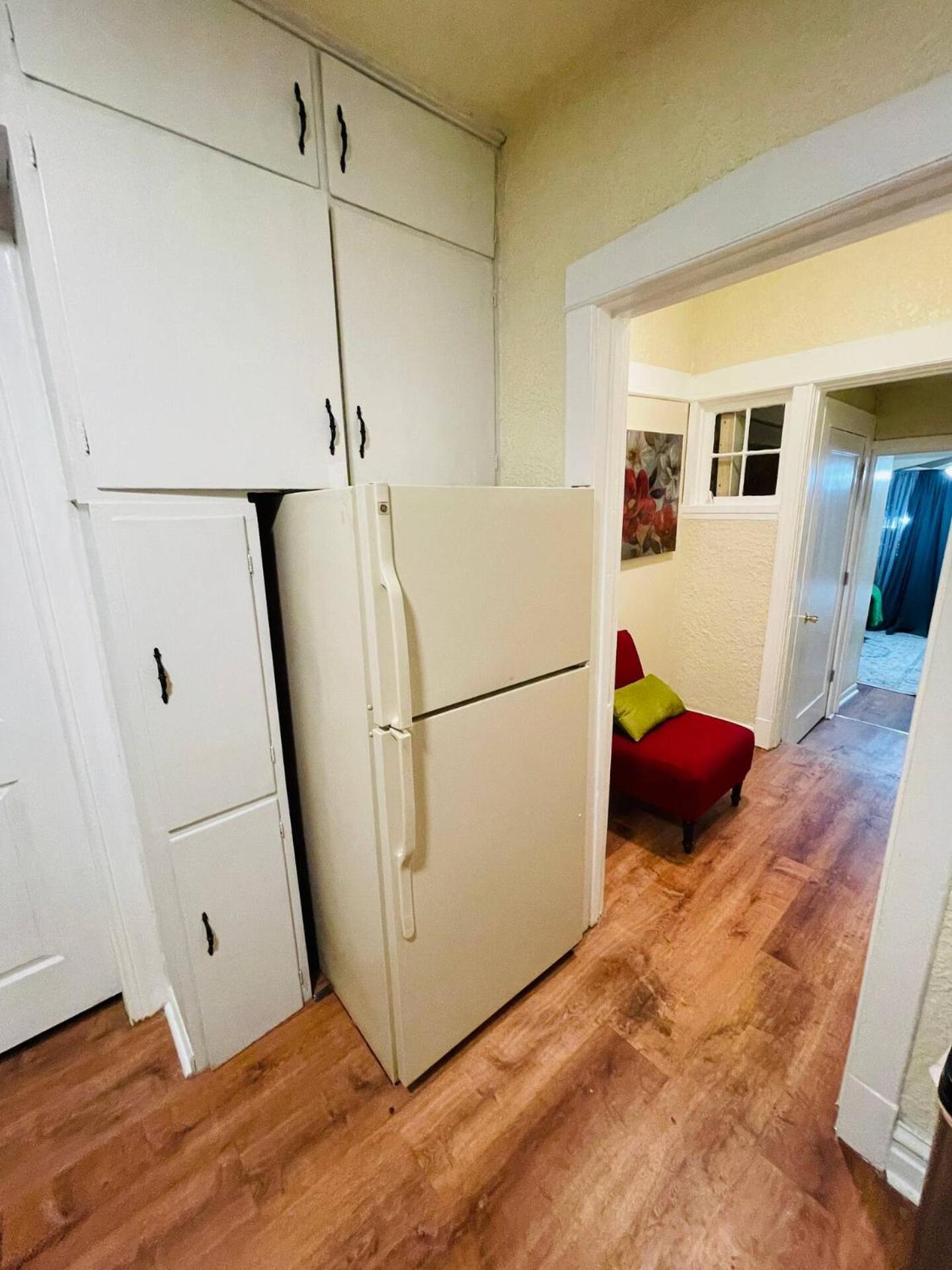 Exquisite Rogers Park 1 Bedroom, 1 Bath Near Evanston Chicago
