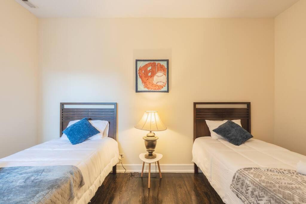 Chic & Elegant 4br Retreat Near Uchi With Laundry *