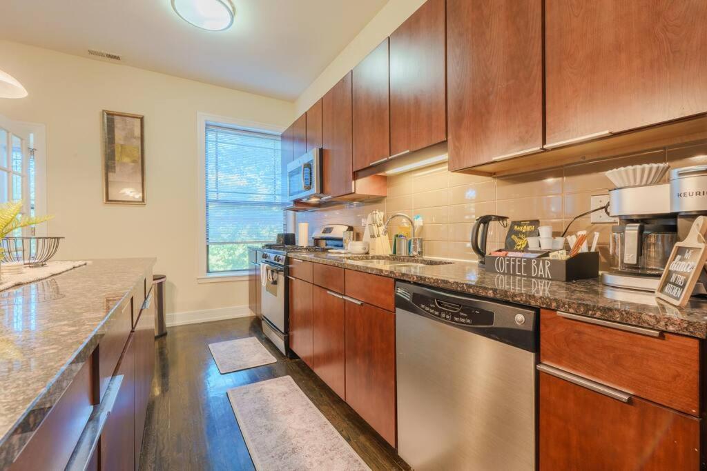 Apartment Chic & Elegant 4br Retreat Near Uchi With Laundry Chicago