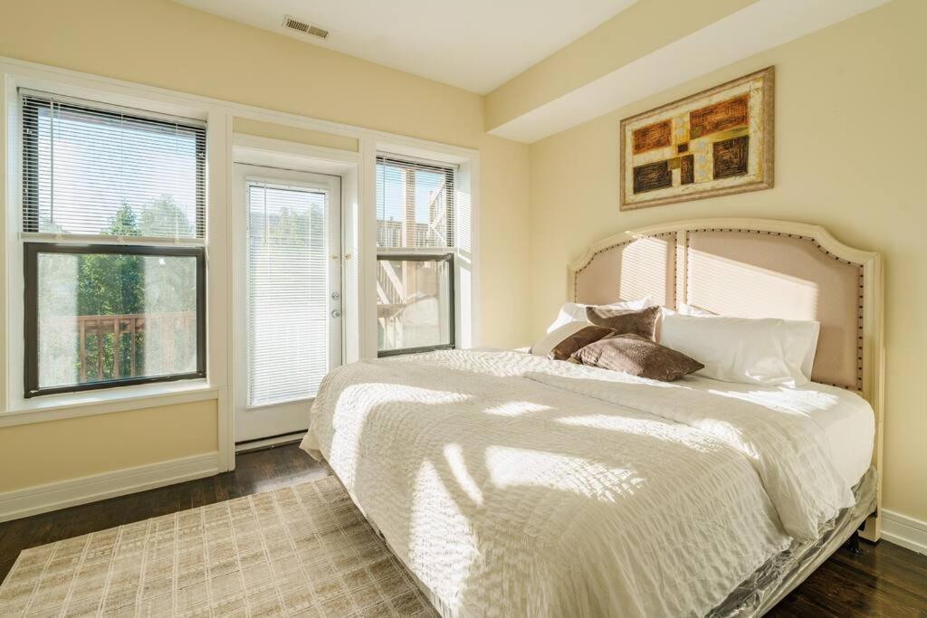 Chic & Elegant 4br Retreat Near Uchi With Laundry