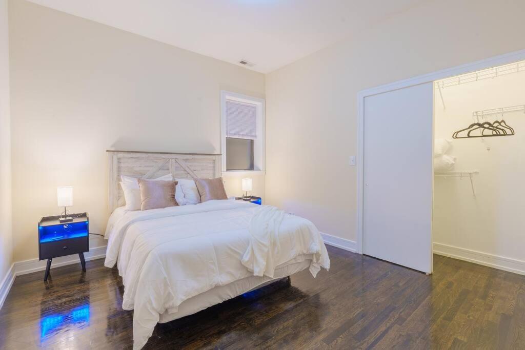 Chic & Elegant 4br Retreat Near Uchi With Laundry Apartment *