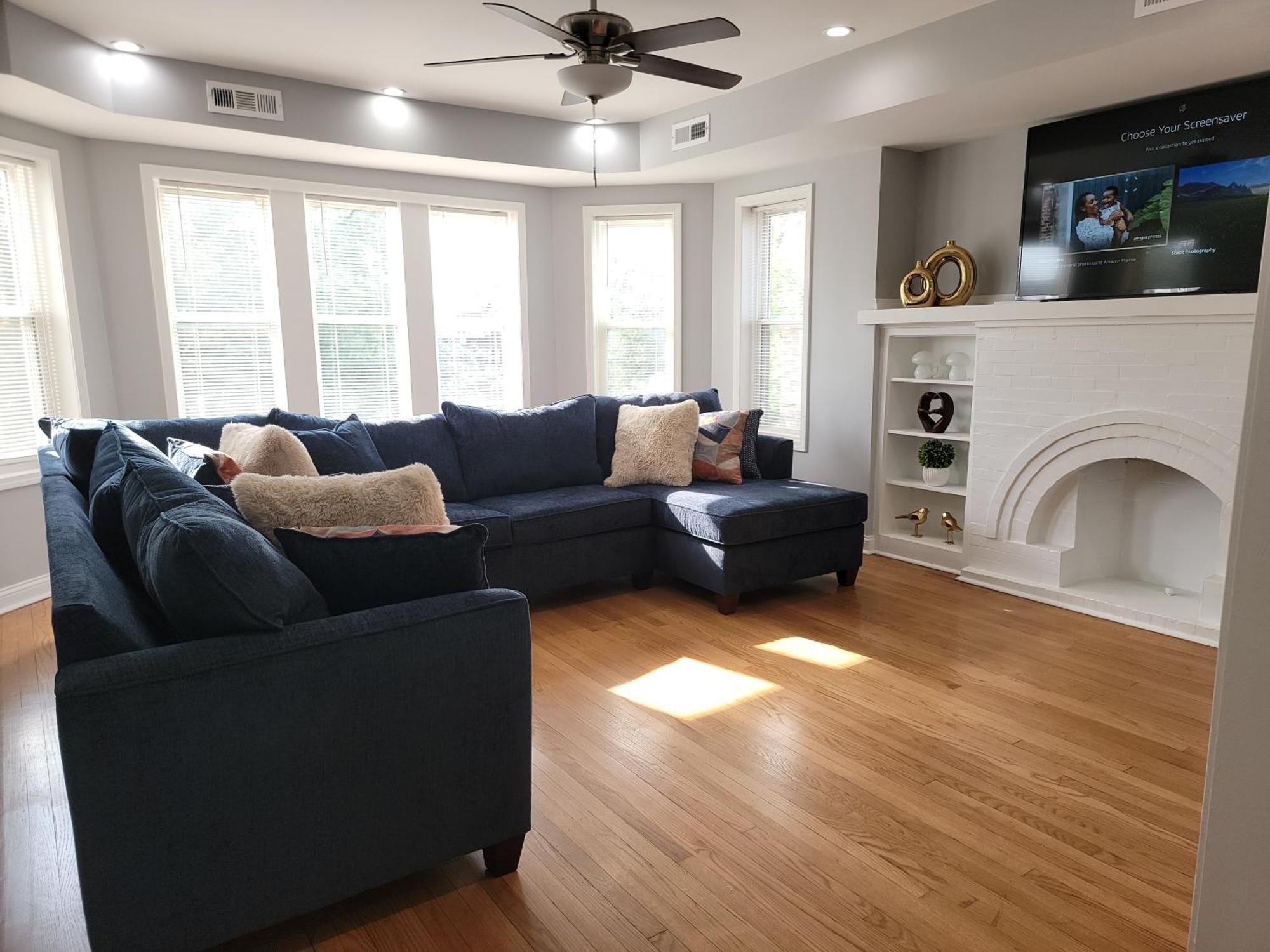 Beautiful Big 3 Bedroom Quiet Apt Near Downtown