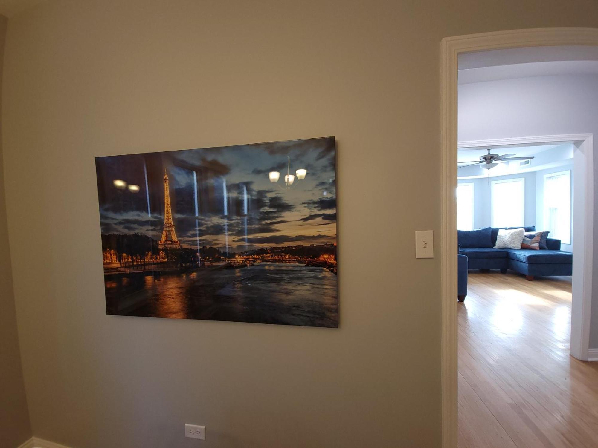 Beautiful Big 3 Bedroom Quiet Apt Near Downtown *