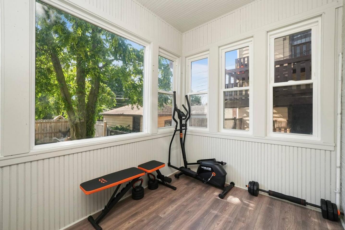 Gorgeous 5 Bedroom Gem With Games * Chicago