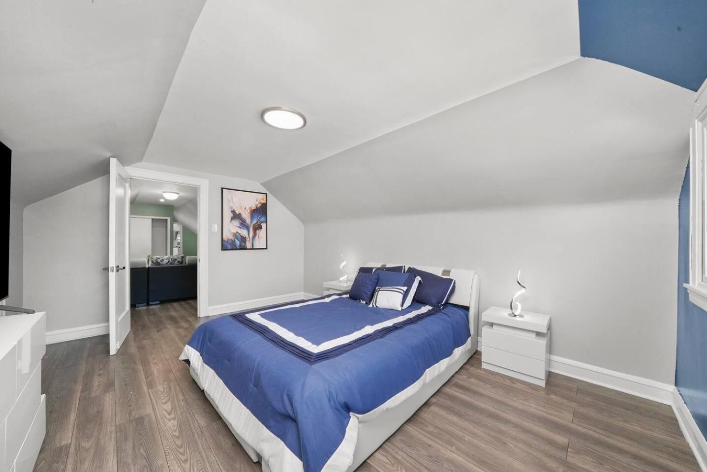 Gorgeous 5 Bedroom Gem With Games Holiday home *