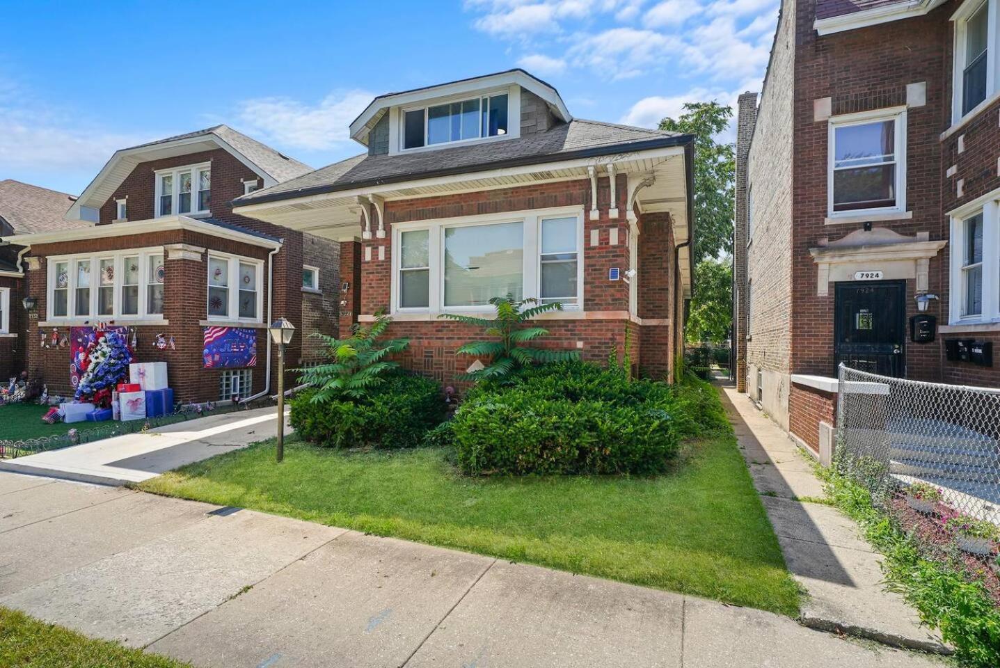 Gorgeous 5 Bedroom Gem With Games Holiday home Chicago