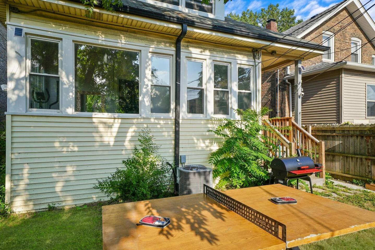 Holiday home Gorgeous 5 Bedroom Gem With Games *