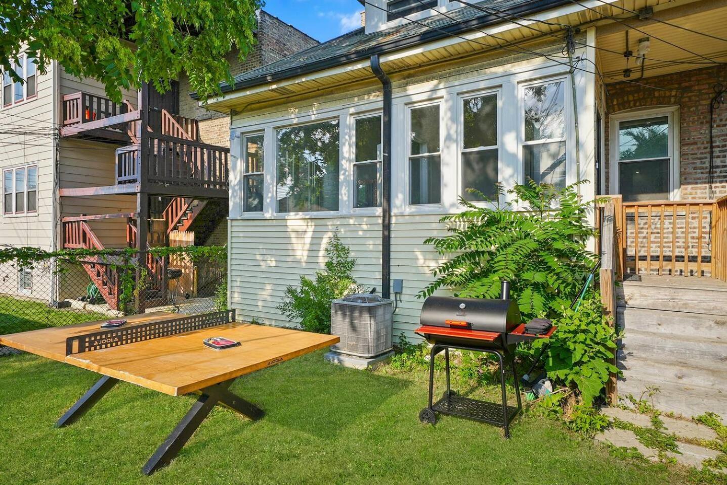 Holiday home Gorgeous 5 Bedroom Gem With Games Chicago