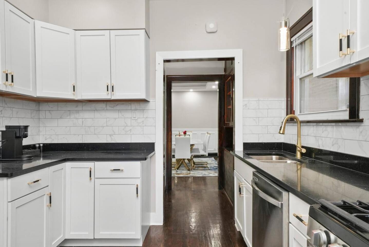 Holiday home Gorgeous 5 Bedroom Gem With Games Chicago