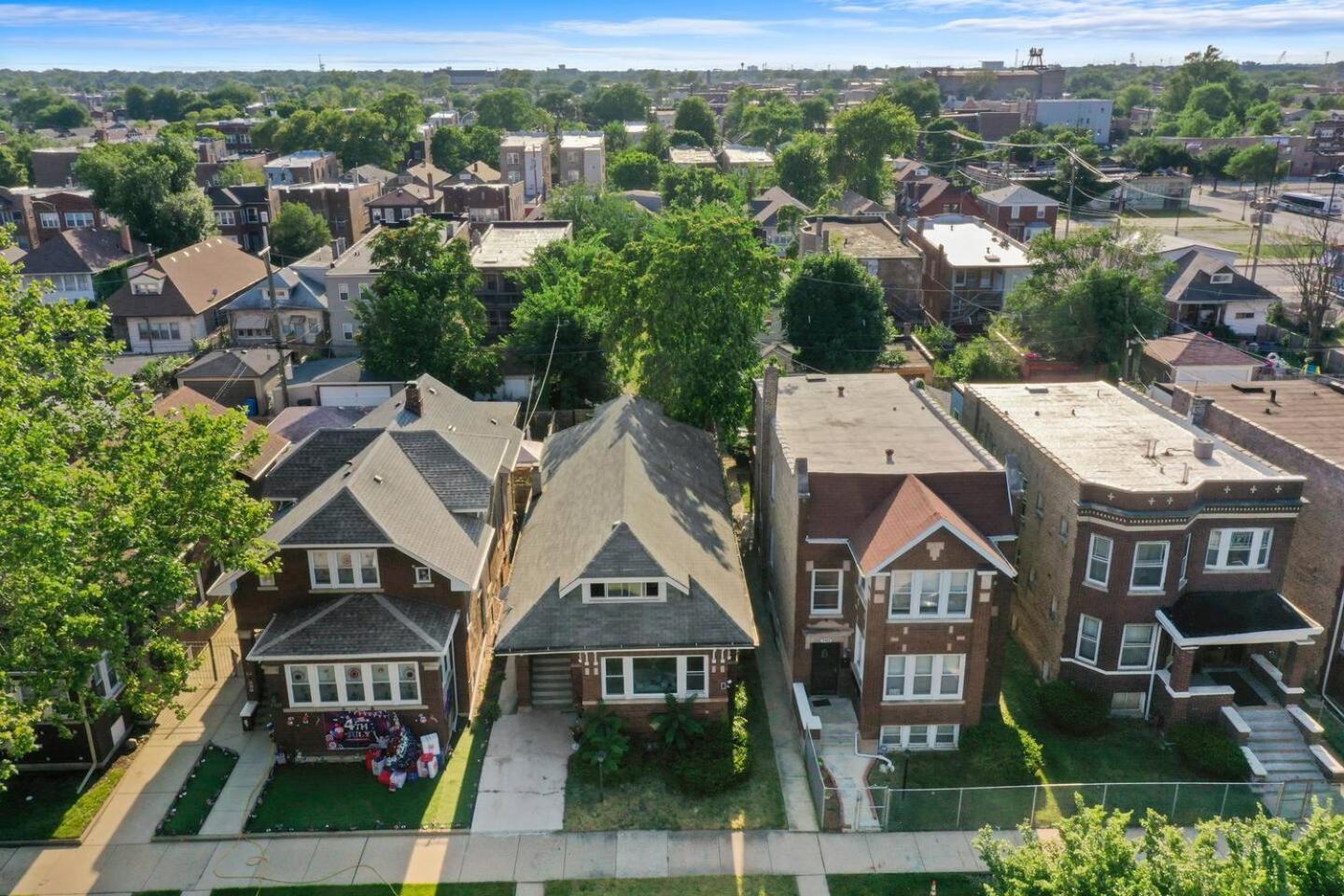 Gorgeous 5 Bedroom Gem With Games