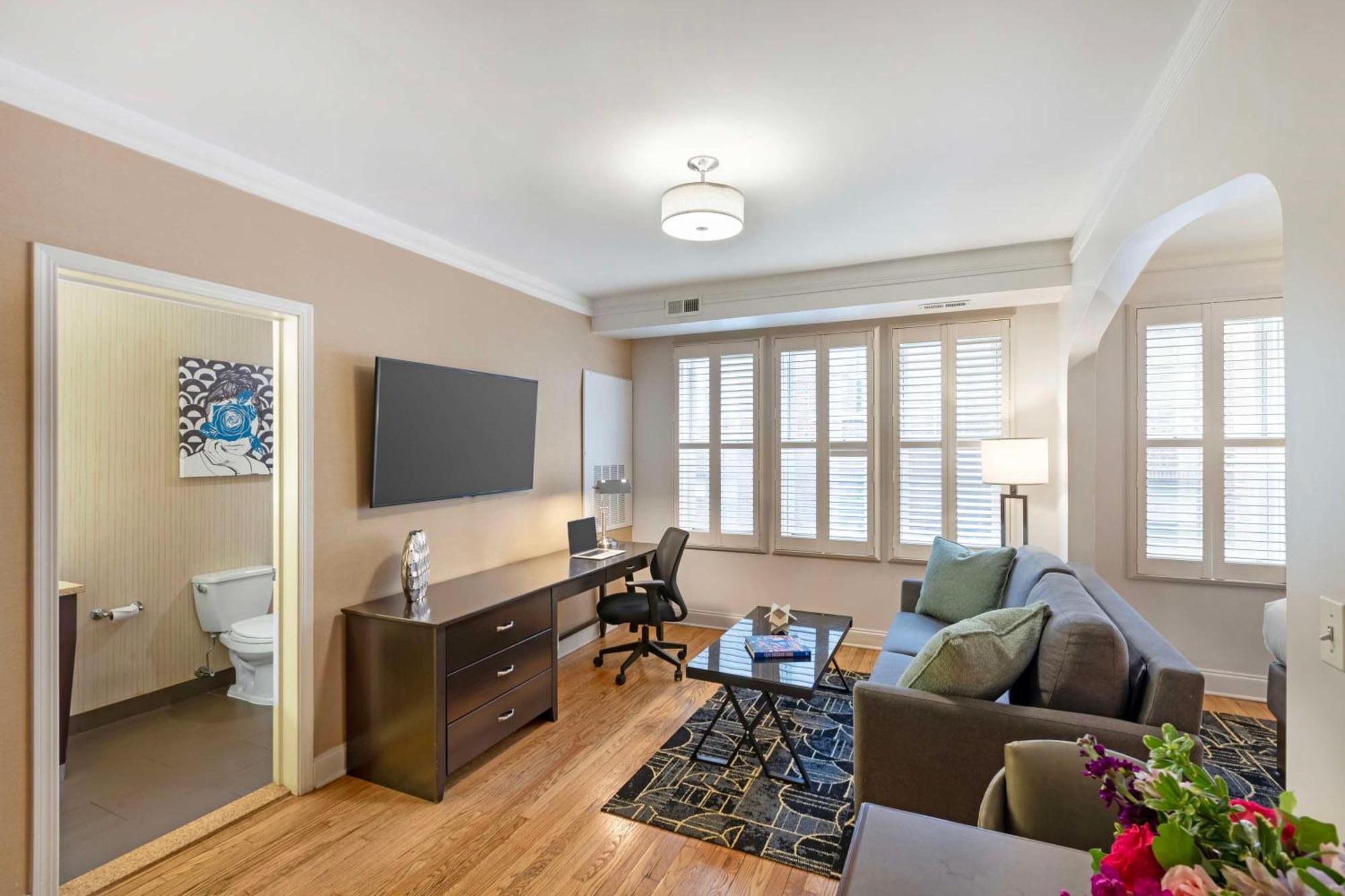 Western Hawthorne Terrace Hotel 3*