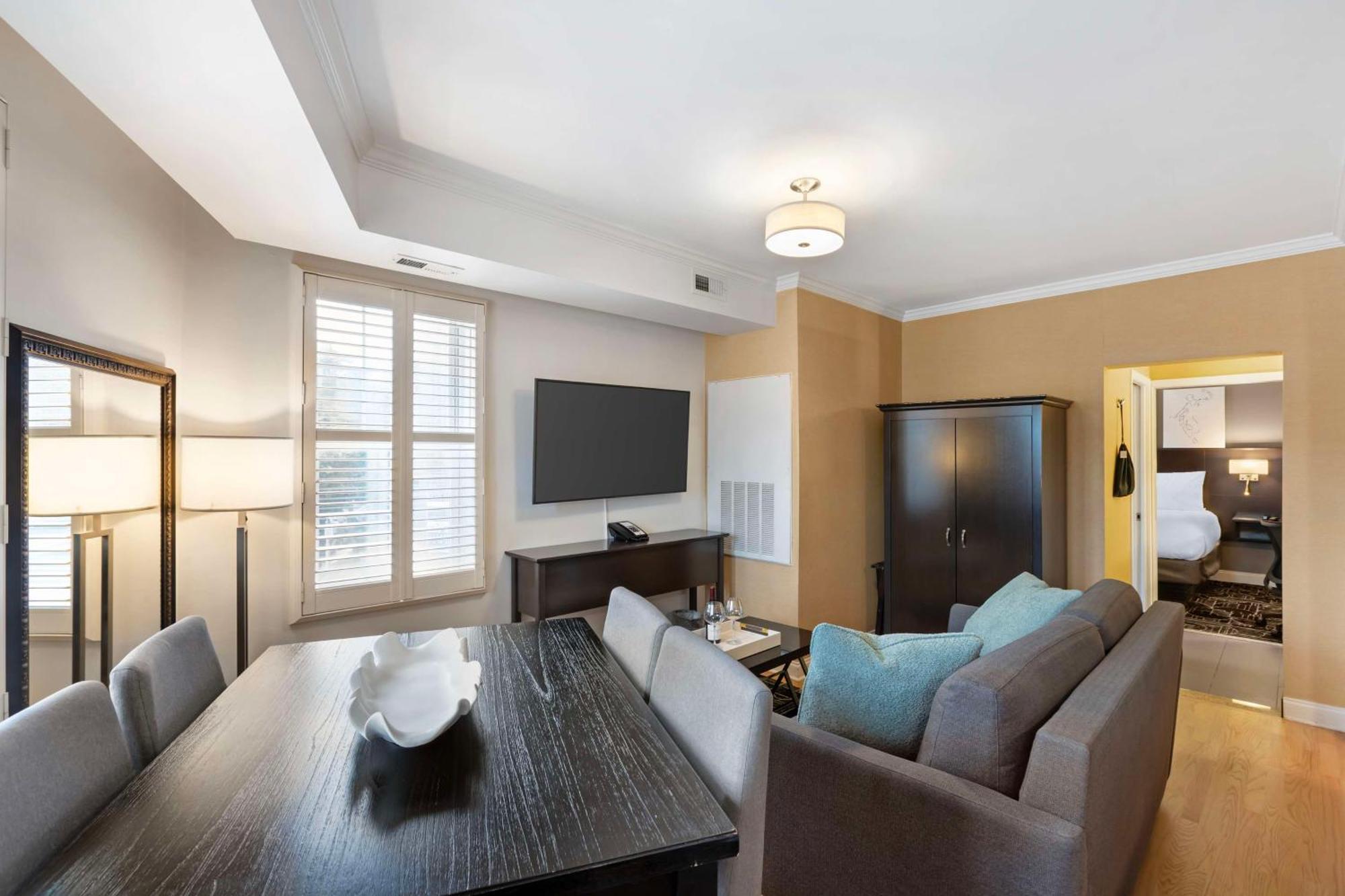Western Hawthorne Terrace Hotel