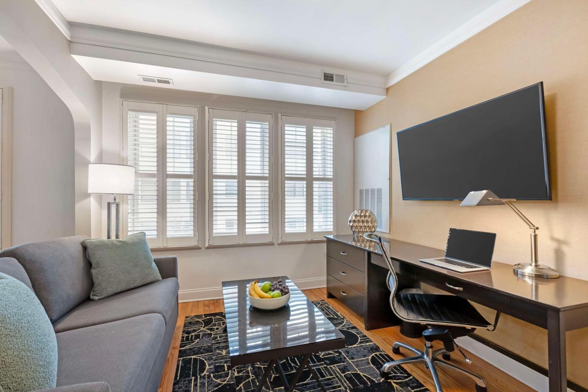 Western Hawthorne Terrace Hotel