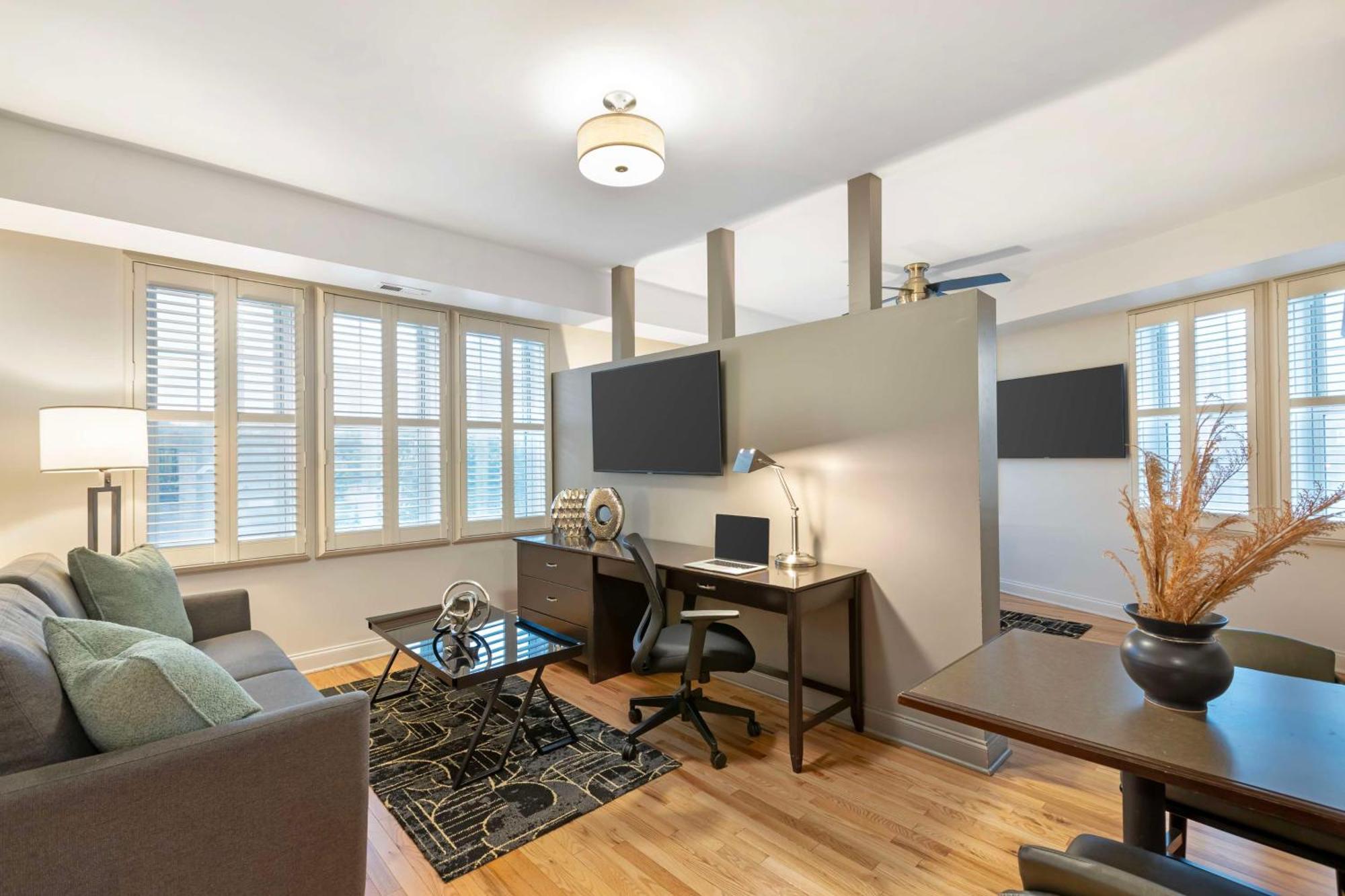 Western Hawthorne Terrace 3* Chicago