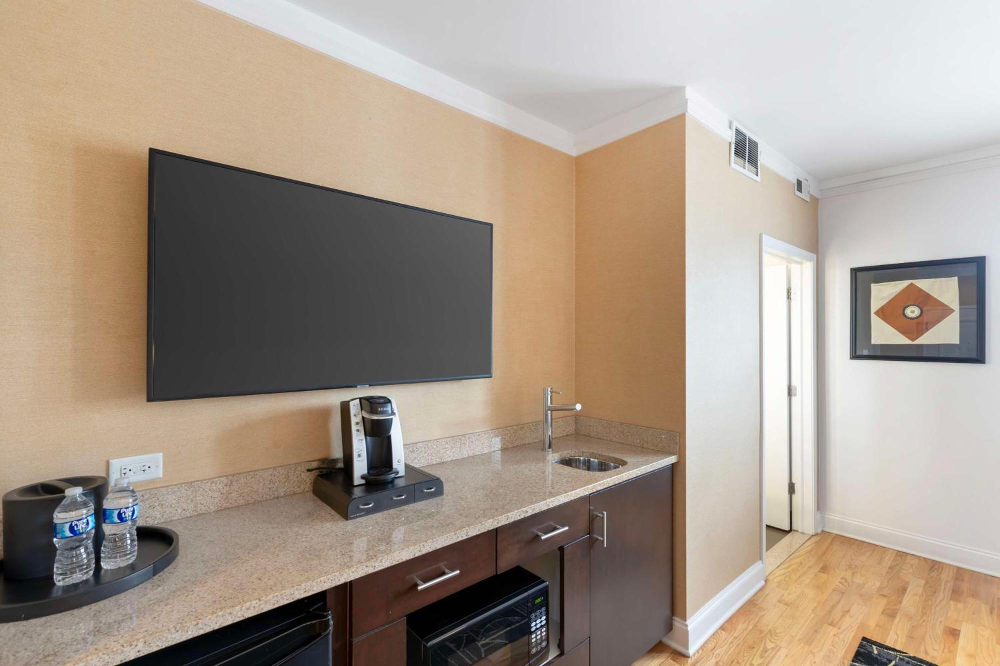 Western Hawthorne Terrace Hotel 3*