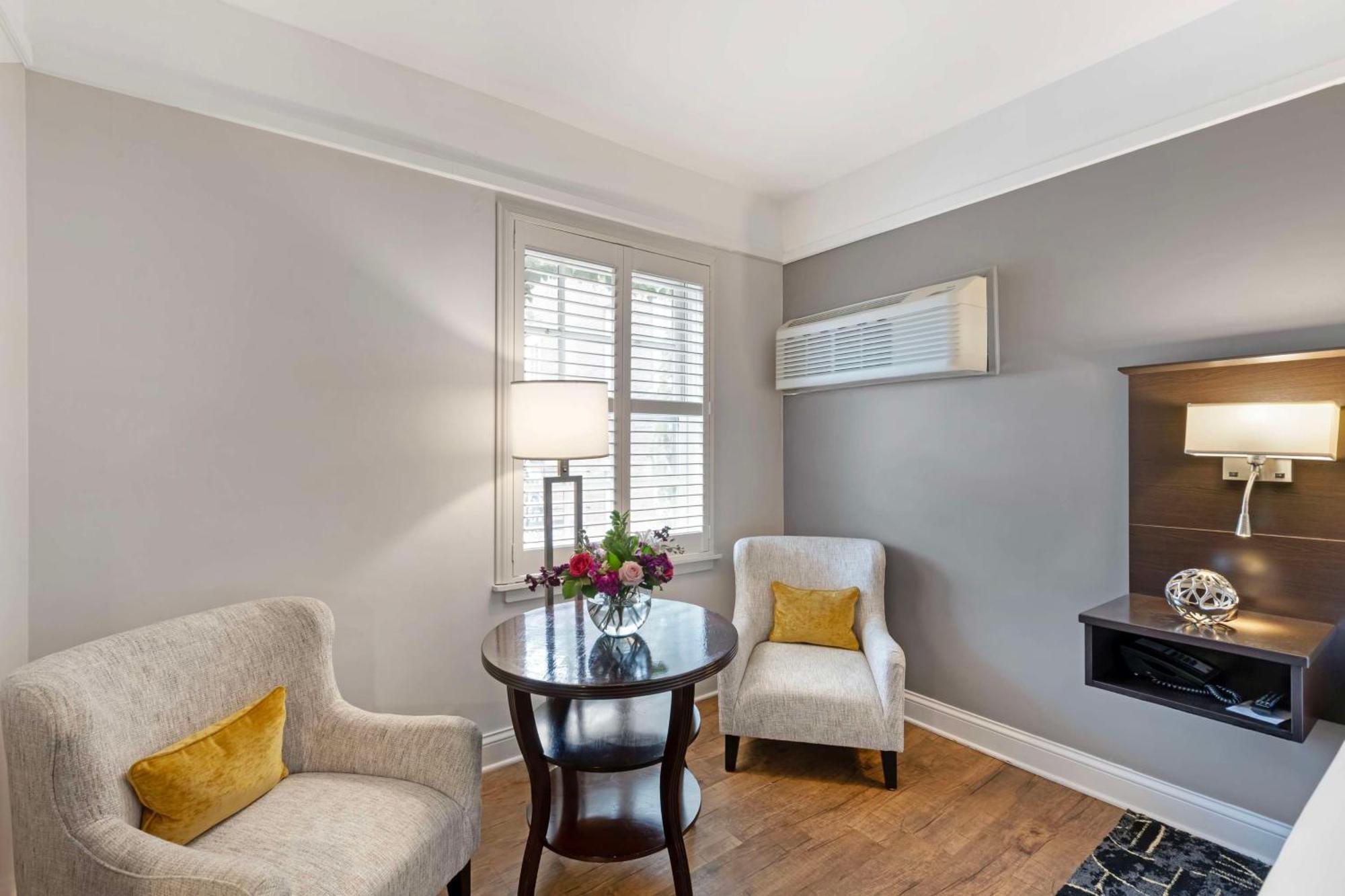 Western Hawthorne Terrace Hotel Chicago