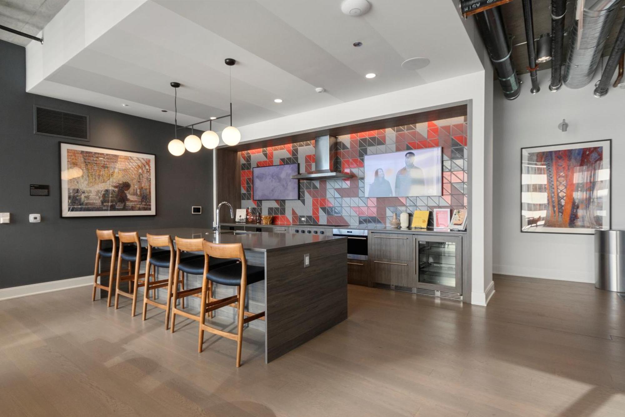 Premier Penthouses With Captivating Views Of Millennium Park Apartment *