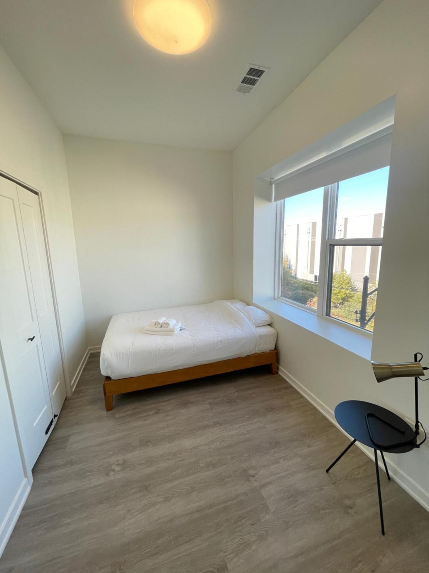 Stylish Shared Minutes From Downtown Chicago, 1bedroom And Shared Access Guest house