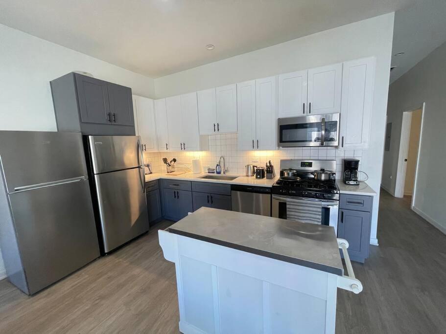 Elegant 4 Bedroom Luxury Oasis In Chicago's Thriving Downtown * Chicago