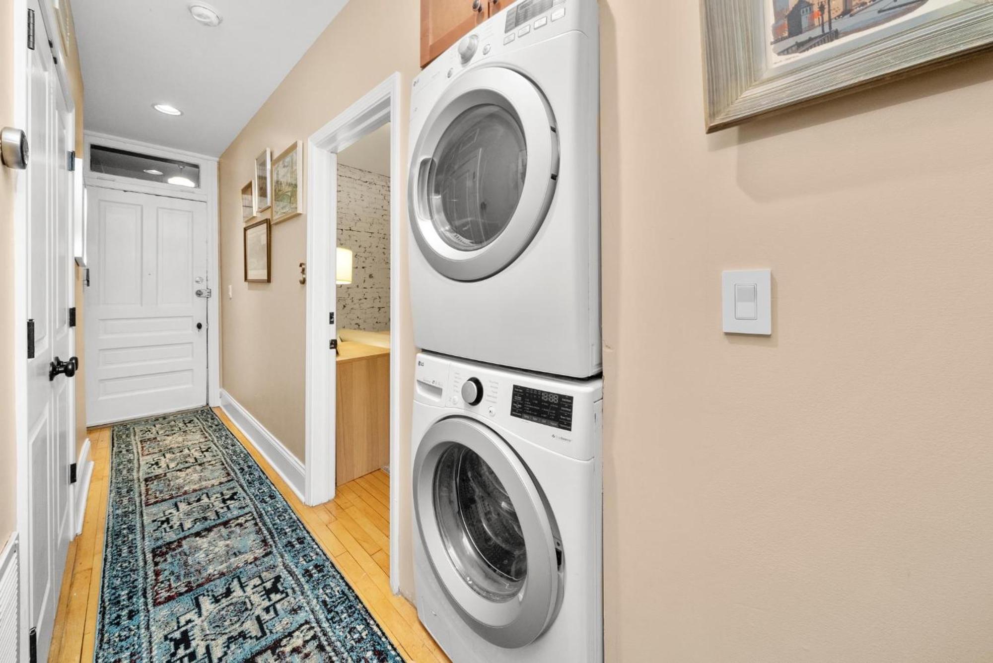 2f Chicago's Little Italy Near West Loop & Downtown Apartment *