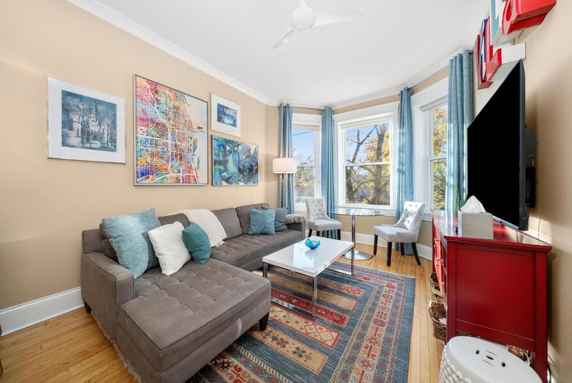 Apartment 2f Chicago's Little Italy Near West Loop & Downtown