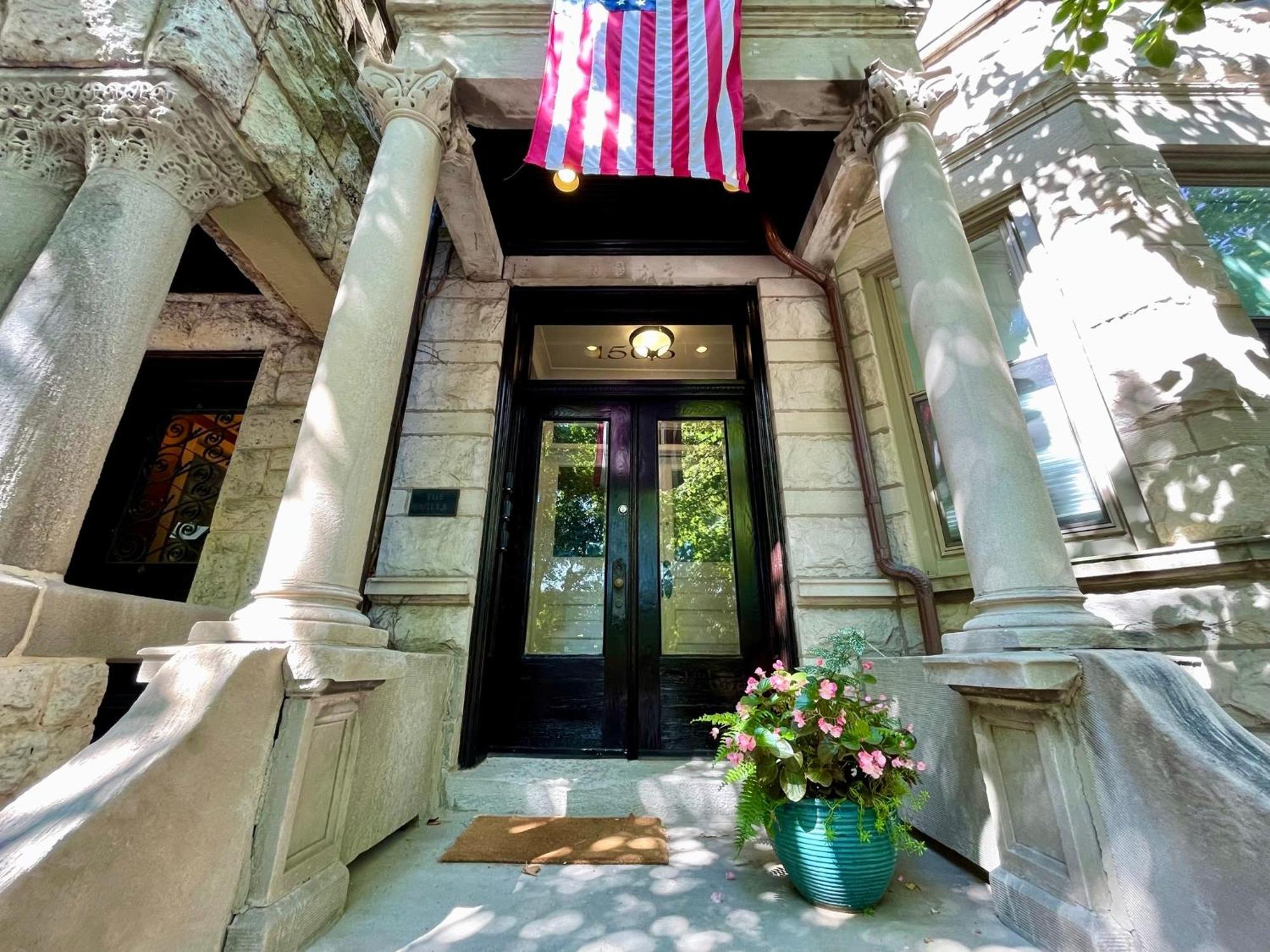 Apartment 2f Chicago's Little Italy Near West Loop & Downtown *